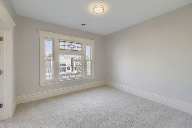 830 University Avenue W, Saint Paul, MN 55104