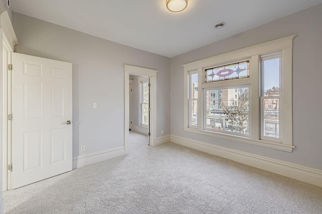 830 University Avenue W, Saint Paul, MN 55104