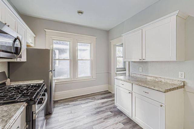 830 University Avenue W, Saint Paul, MN 55104