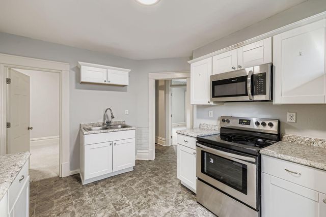 830 University Avenue W, Saint Paul, MN 55104