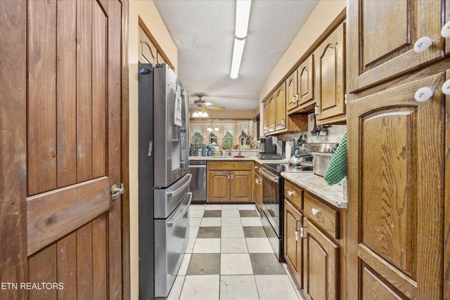 129 Pleasant Hill Rd, Sweetwater, TN 37874
