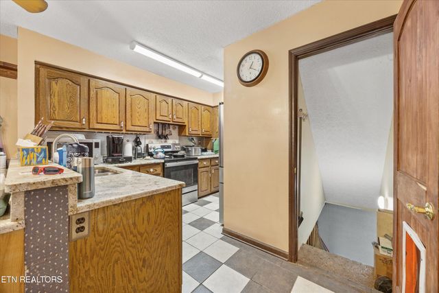 129 Pleasant Hill Rd, Sweetwater, TN 37874