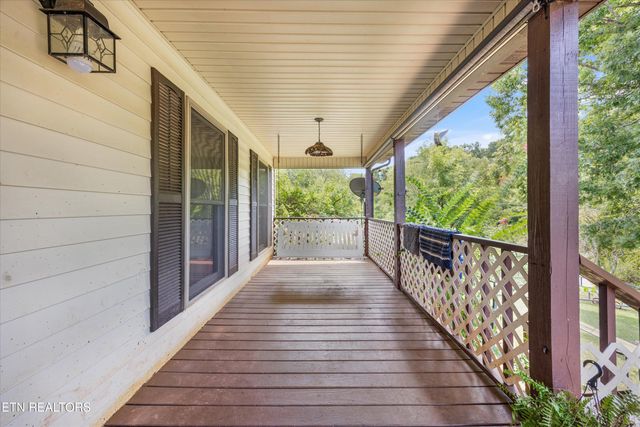 129 Pleasant Hill Rd, Sweetwater, TN 37874