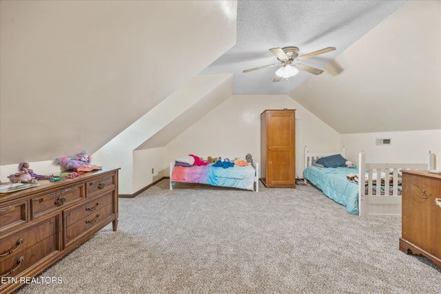 129 Pleasant Hill Rd, Sweetwater, TN 37874