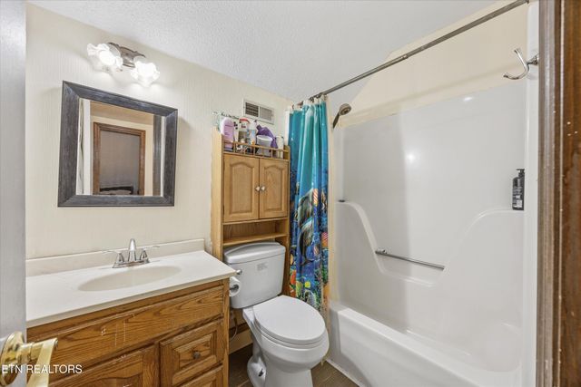 129 Pleasant Hill Rd, Sweetwater, TN 37874