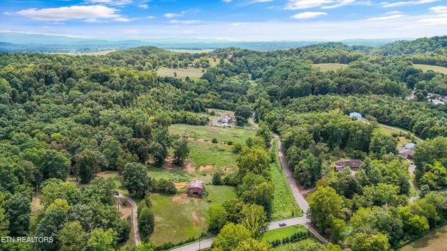 129 Pleasant Hill Rd, Sweetwater, TN 37874