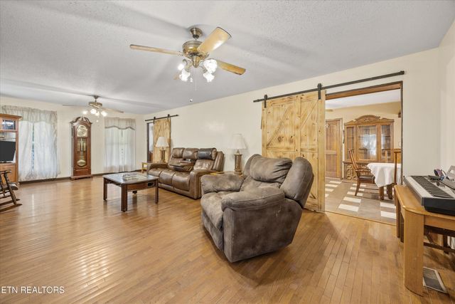 129 Pleasant Hill Rd, Sweetwater, TN 37874