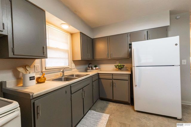 4515 Laurel Avenue, Omaha, NE 68104