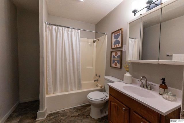 4515 Laurel Avenue, Omaha, NE 68104