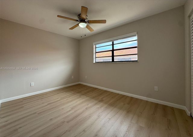 10904 NW 7th St 203, Miami, FL 33172