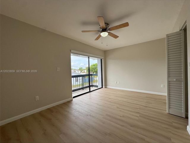 10904 NW 7th St 203, Miami, FL 33172