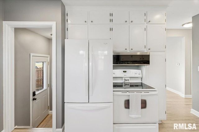 1725 WILKES Avenue, Davenport, IA 52804