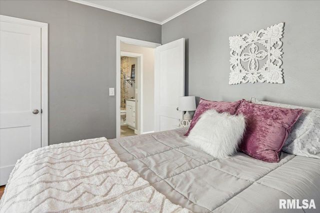 1725 WILKES Avenue, Davenport, IA 52804