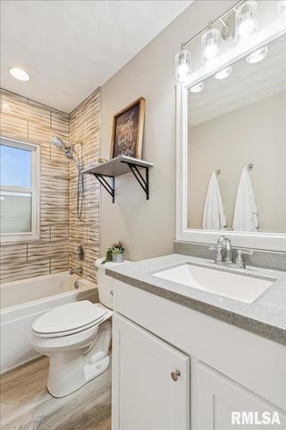 1725 WILKES Avenue, Davenport, IA 52804