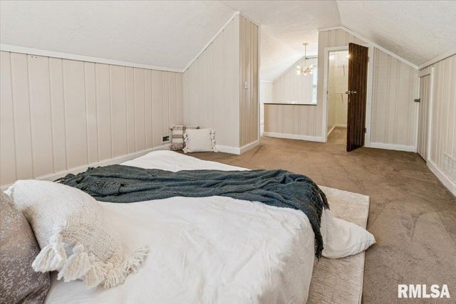 1725 WILKES Avenue, Davenport, IA 52804