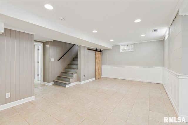 1725 WILKES Avenue, Davenport, IA 52804