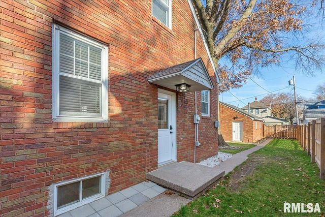 1725 WILKES Avenue, Davenport, IA 52804