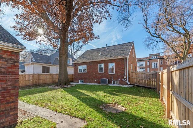 1725 WILKES Avenue, Davenport, IA 52804