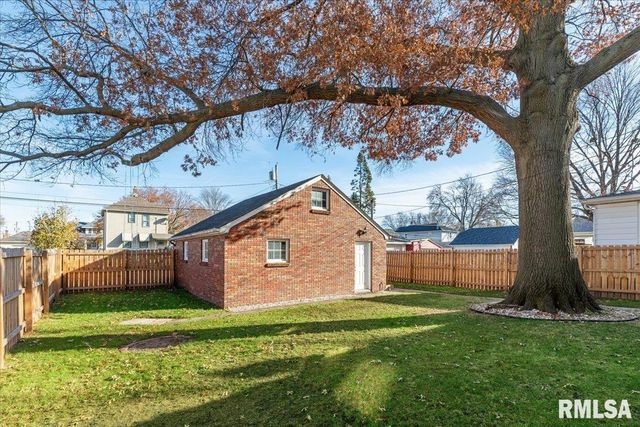 1725 WILKES Avenue, Davenport, IA 52804