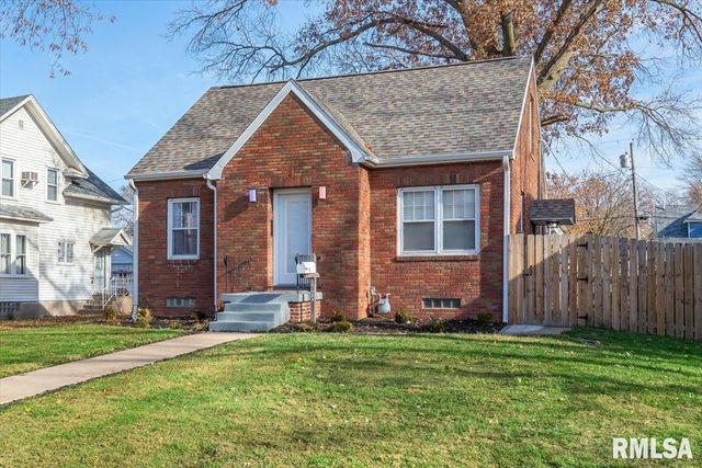 1725 WILKES Avenue, Davenport, IA 52804