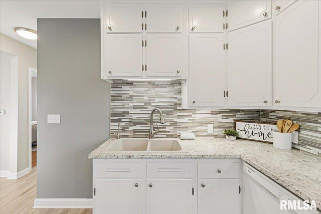 1725 WILKES Avenue, Davenport, IA 52804