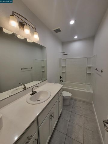 2809 Tartarian Way, Antelope, CA 95843