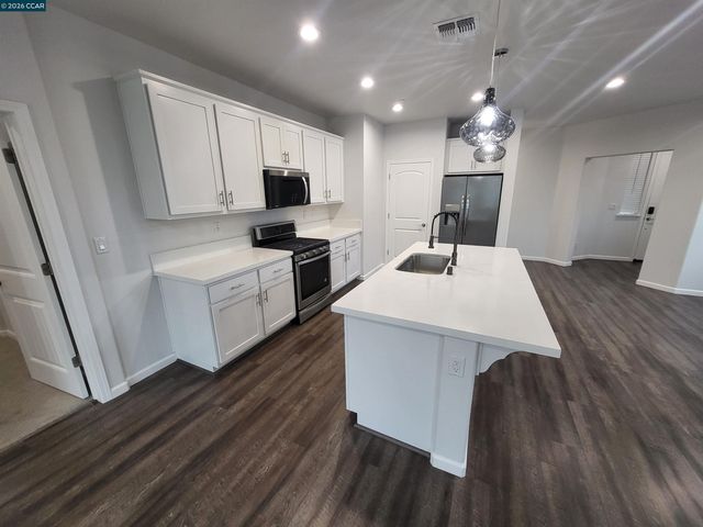 2809 Tartarian Way, Antelope, CA 95843