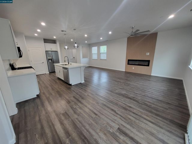2809 Tartarian Way, Antelope, CA 95843