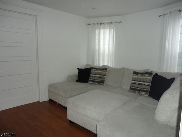 8 N Salem St, Dover Town, NJ 07801