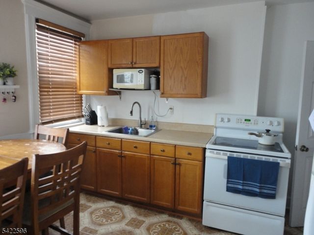 8 N Salem St, Dover Town, NJ 07801
