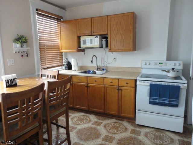 8 N Salem St, Dover Town, NJ 07801