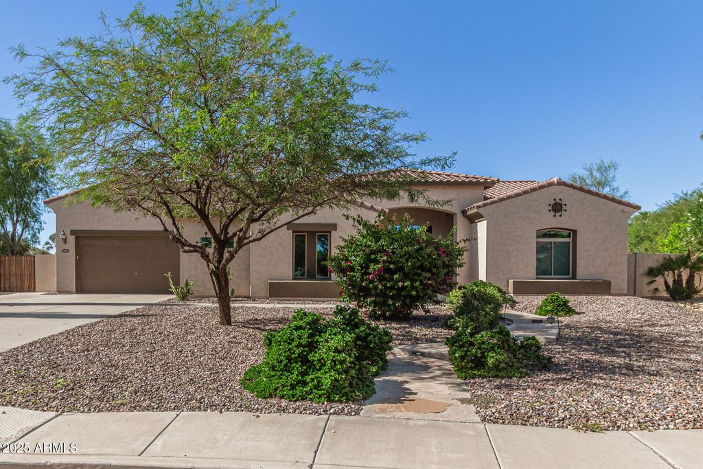 5440 S DRAGOON Drive, Chandler, AZ 85249 — photo 2