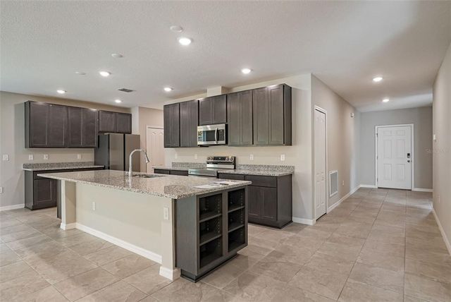 6611 LULLABY LANE, Mascotte, FL 34753