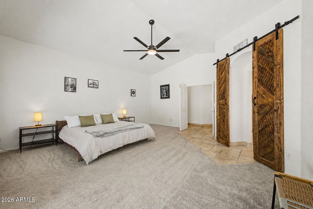 Image 20 of property listing at 7826 W KERRY Lane, Glendale, AZ 85308