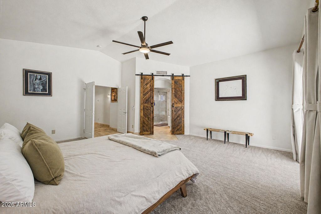 Image 21 of property listing at 7826 W KERRY Lane, Glendale, AZ 85308