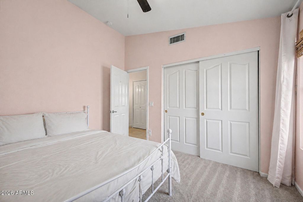 Image 33 of property listing at 7826 W KERRY Lane, Glendale, AZ 85308
