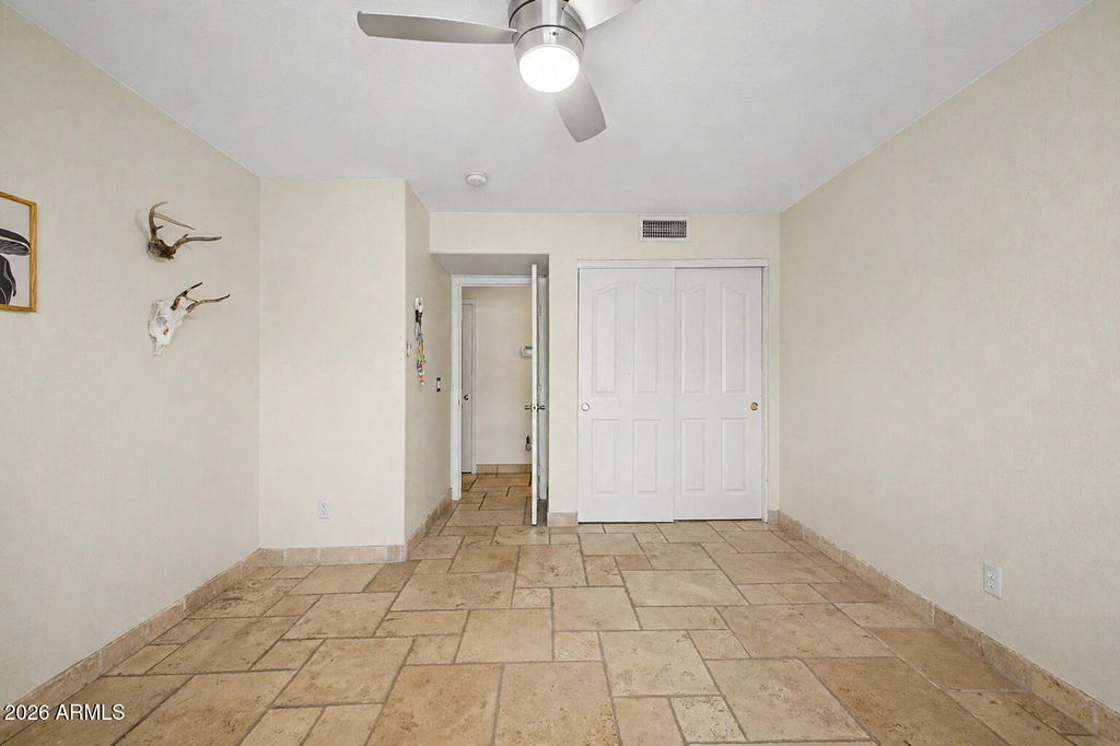 Image 35 of property listing at 7826 W KERRY Lane, Glendale, AZ 85308
