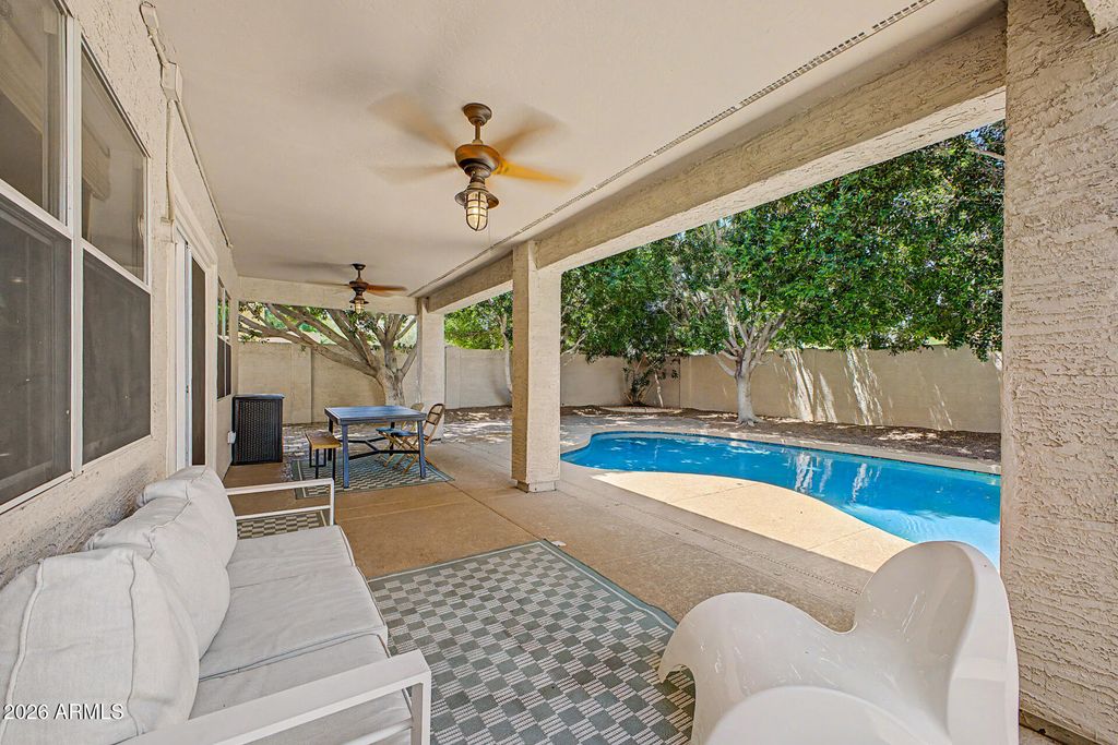 Image 38 of property listing at 7826 W KERRY Lane, Glendale, AZ 85308