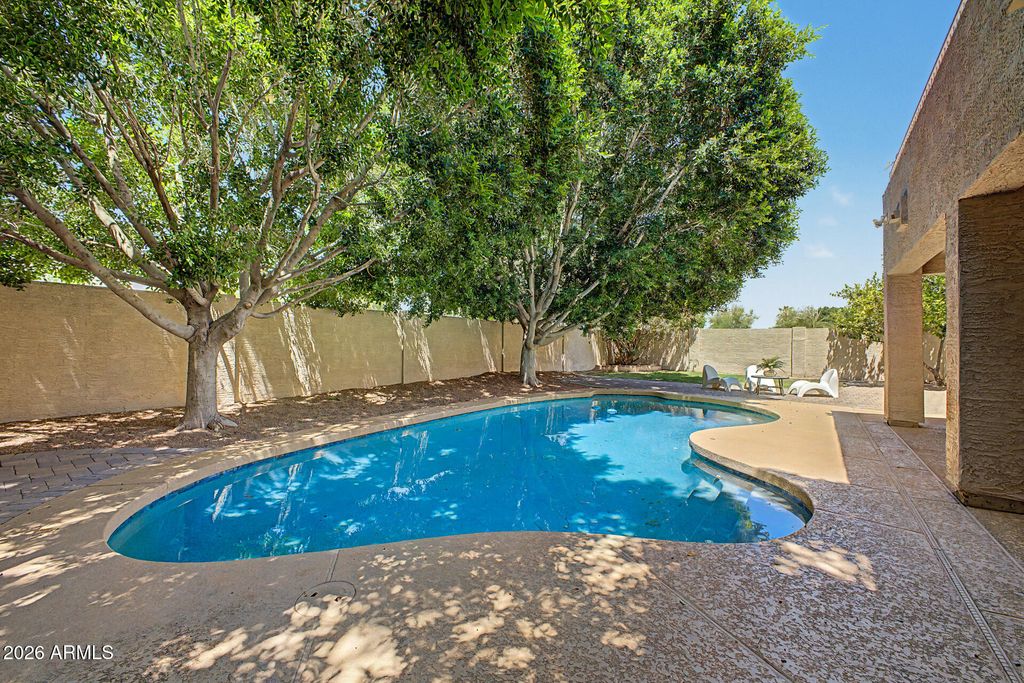 Image 39 of property listing at 7826 W KERRY Lane, Glendale, AZ 85308