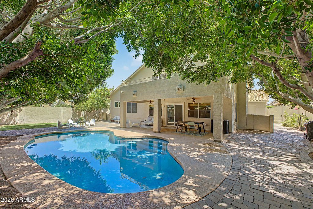 Image 40 of property listing at 7826 W KERRY Lane, Glendale, AZ 85308