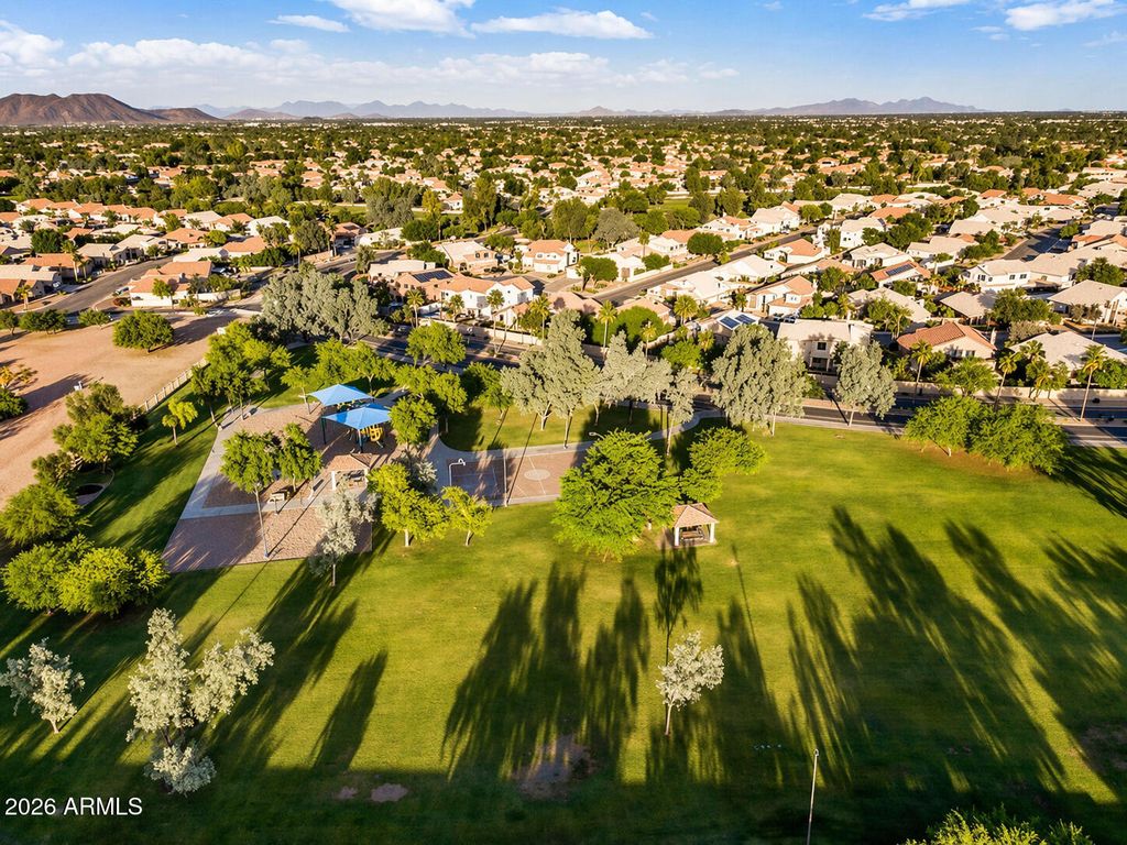 Image 46 of property listing at 7826 W KERRY Lane, Glendale, AZ 85308