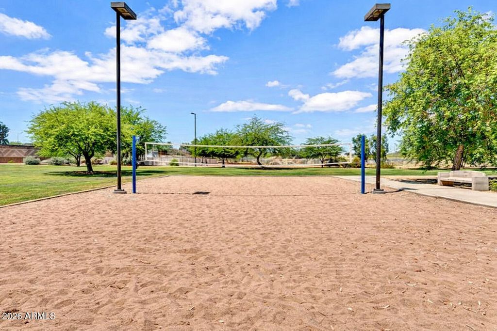 Image 49 of property listing at 7826 W KERRY Lane, Glendale, AZ 85308