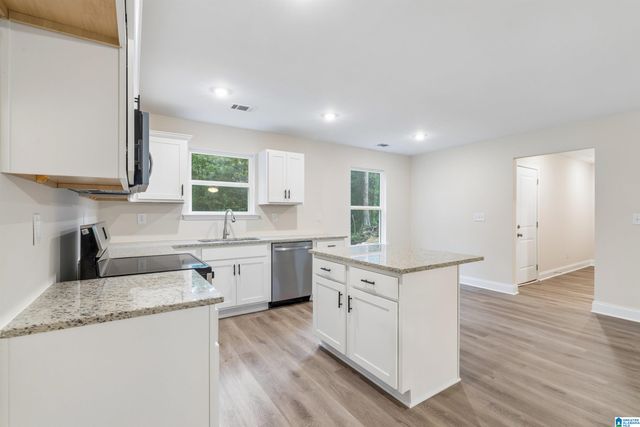 244 MABELON COURT, Hueytown, AL 35023