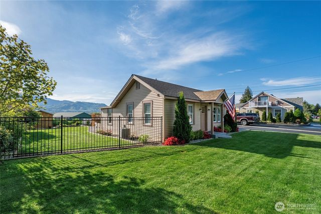1104 N Baker, East Wenatchee, WA 90880