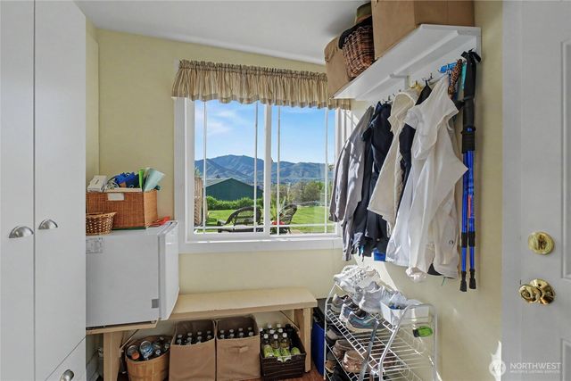 1104 N Baker, East Wenatchee, WA 90880