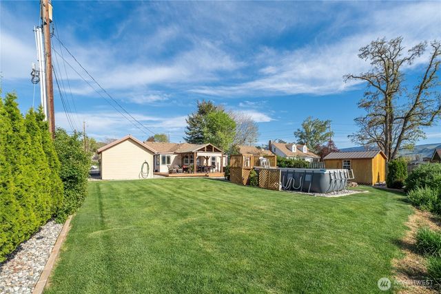 1104 N Baker, East Wenatchee, WA 90880