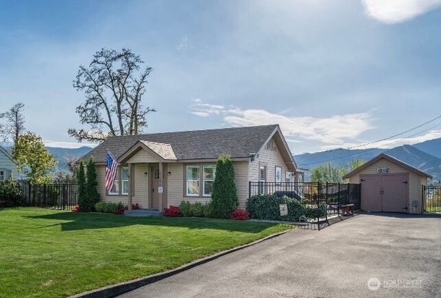 1104 N Baker, East Wenatchee, WA 90880