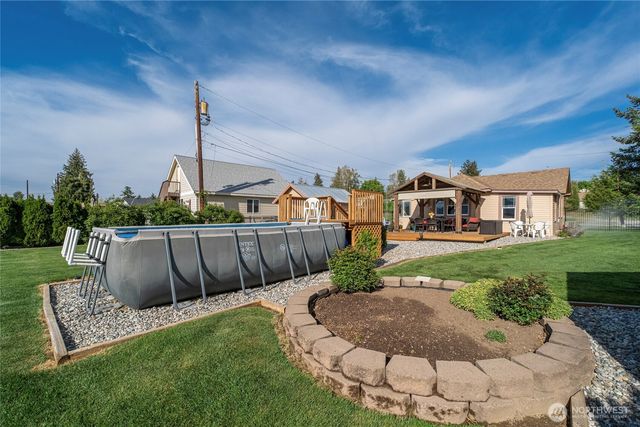 1104 N Baker, East Wenatchee, WA 90880