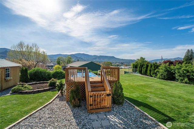 1104 N Baker, East Wenatchee, WA 90880