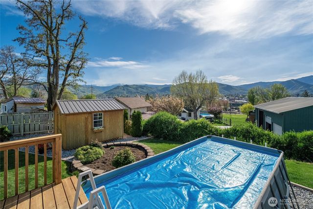 1104 N Baker, East Wenatchee, WA 90880